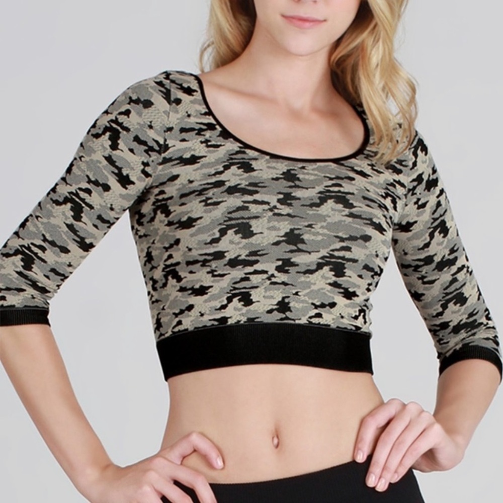Made in USA spandex camo crop top brand new! - Picture 1 of 4
